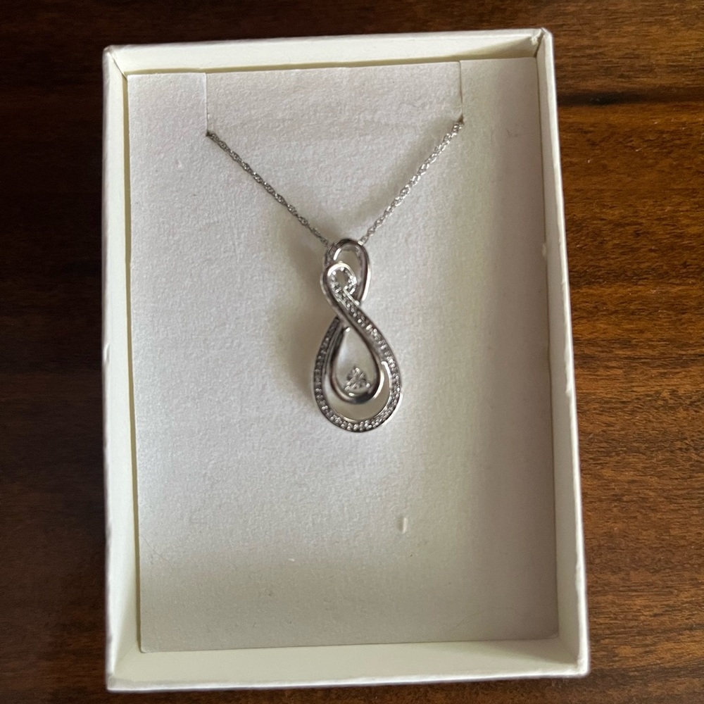 Silver Pendant Necklace